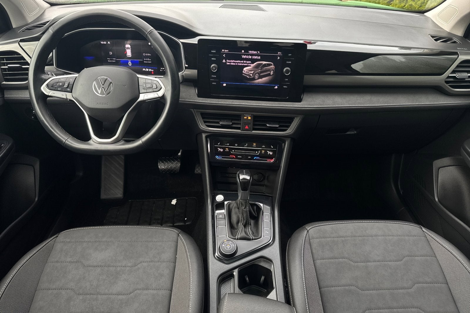 2025 Volkswagen Taos SE Black