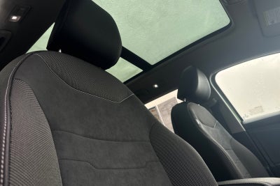 2025 Volkswagen Taos SE Black