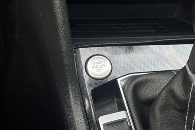 2025 Volkswagen Taos SE Black