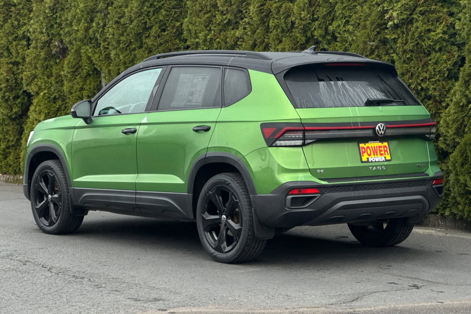 2025 Volkswagen Taos SE Black