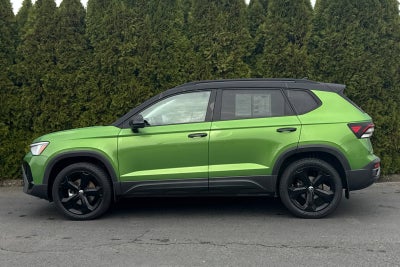 2025 Volkswagen Taos SE Black