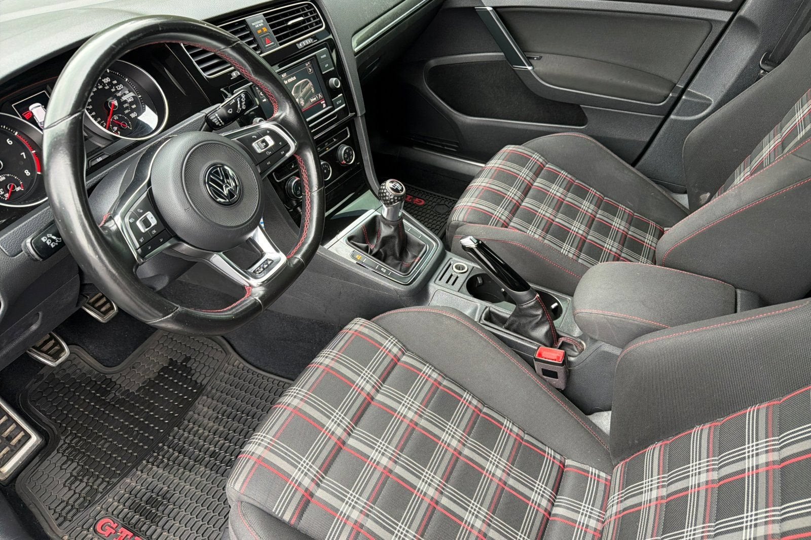 2018 Volkswagen Golf GTI S