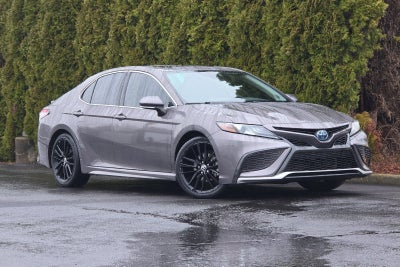 2022 Toyota Camry Hybrid XSE