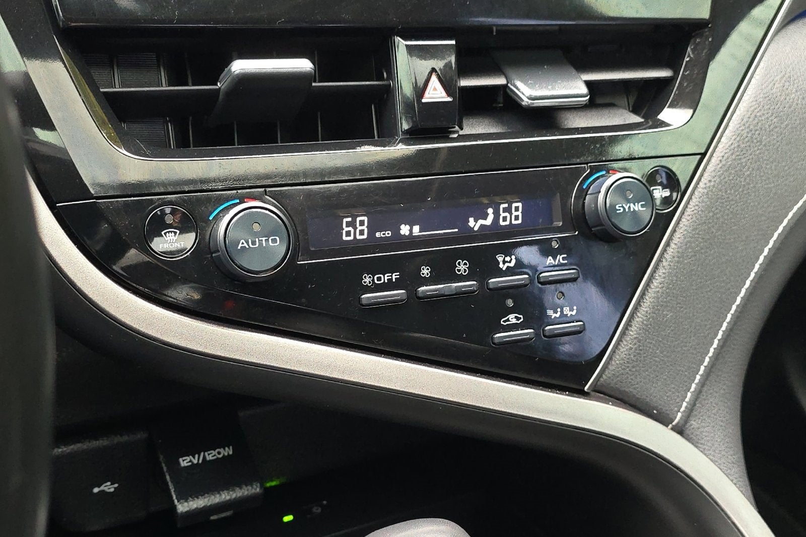 2022 Toyota Camry Hybrid XSE