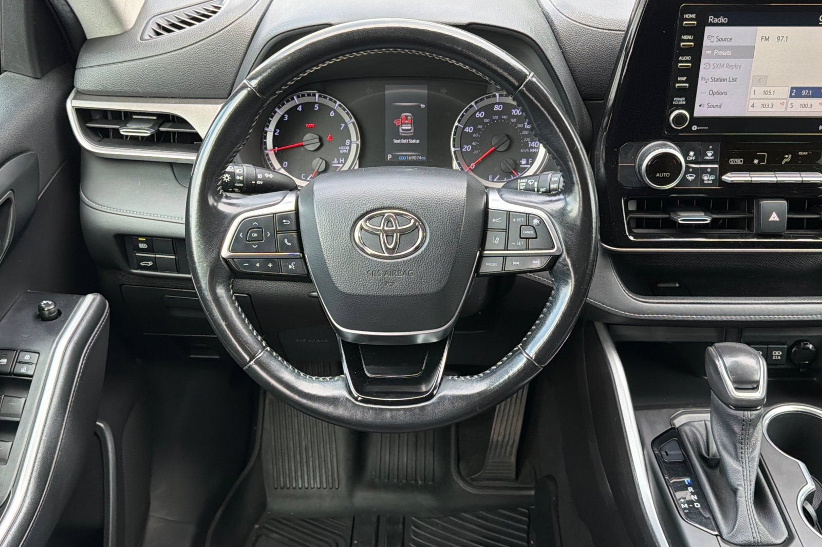2020 Toyota Highlander LE