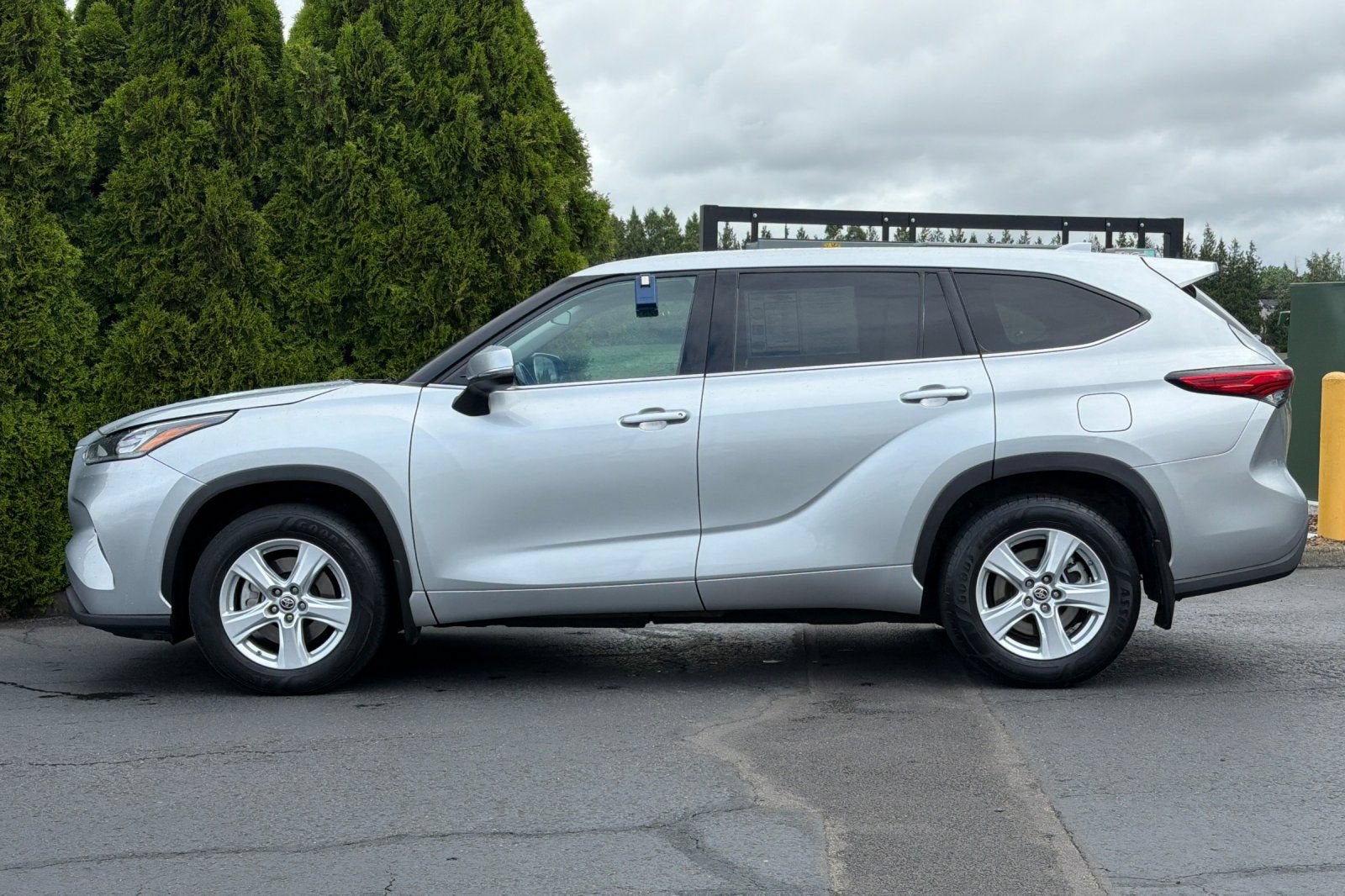 2020 Toyota Highlander LE