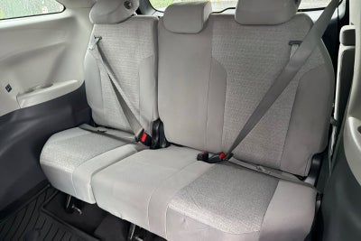 2022 Toyota Sienna LE