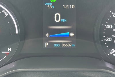 2022 Toyota Sienna LE