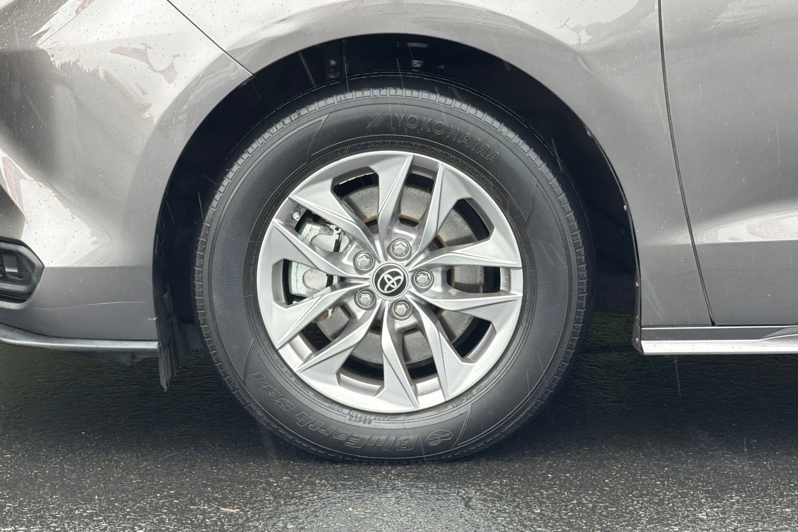 2022 Toyota Sienna LE