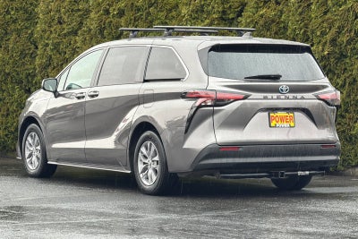 2022 Toyota Sienna LE