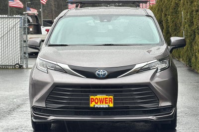 2022 Toyota Sienna LE