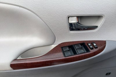 2012 Toyota Sienna XLE AAS