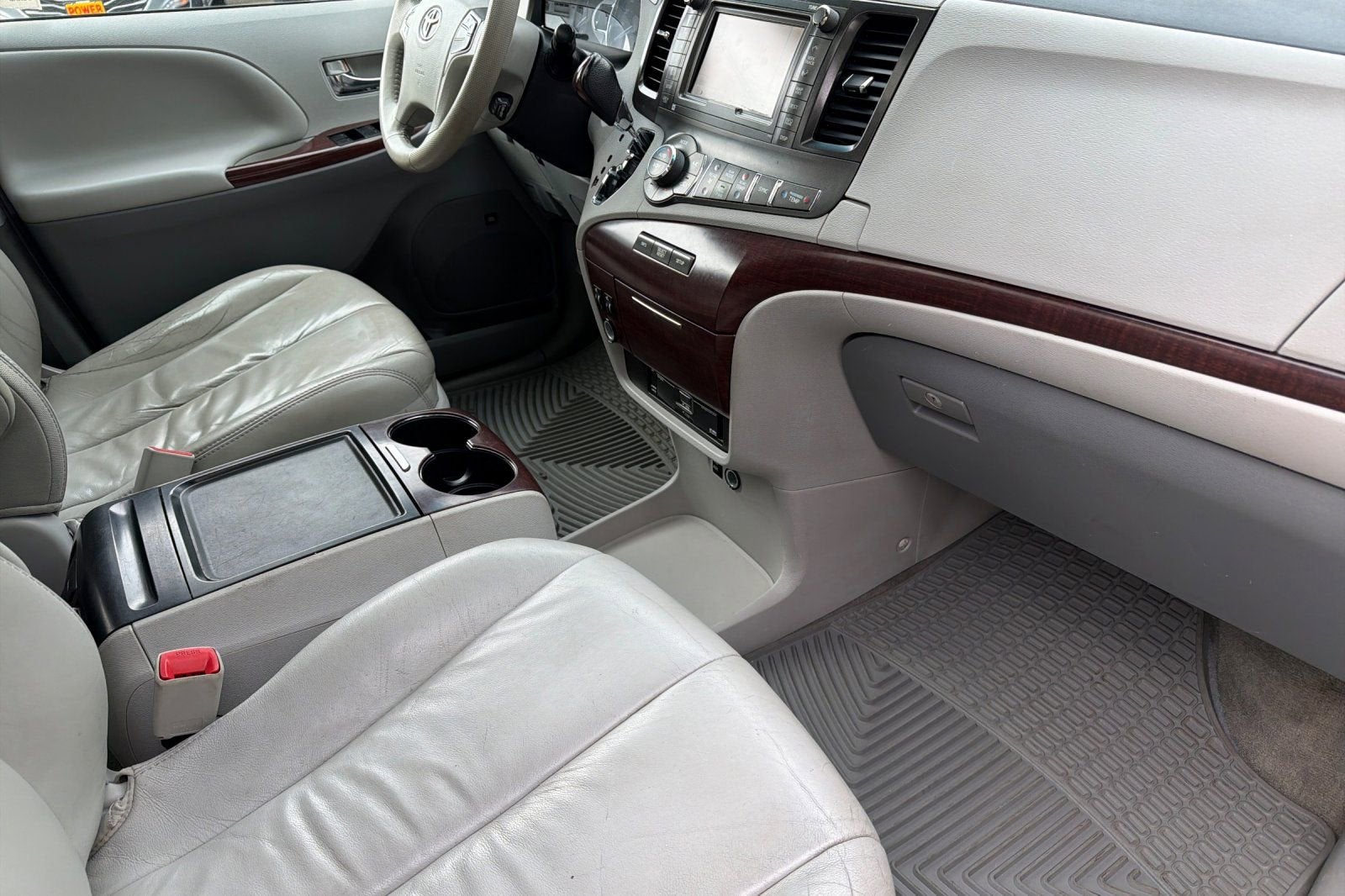 2012 Toyota Sienna XLE AAS