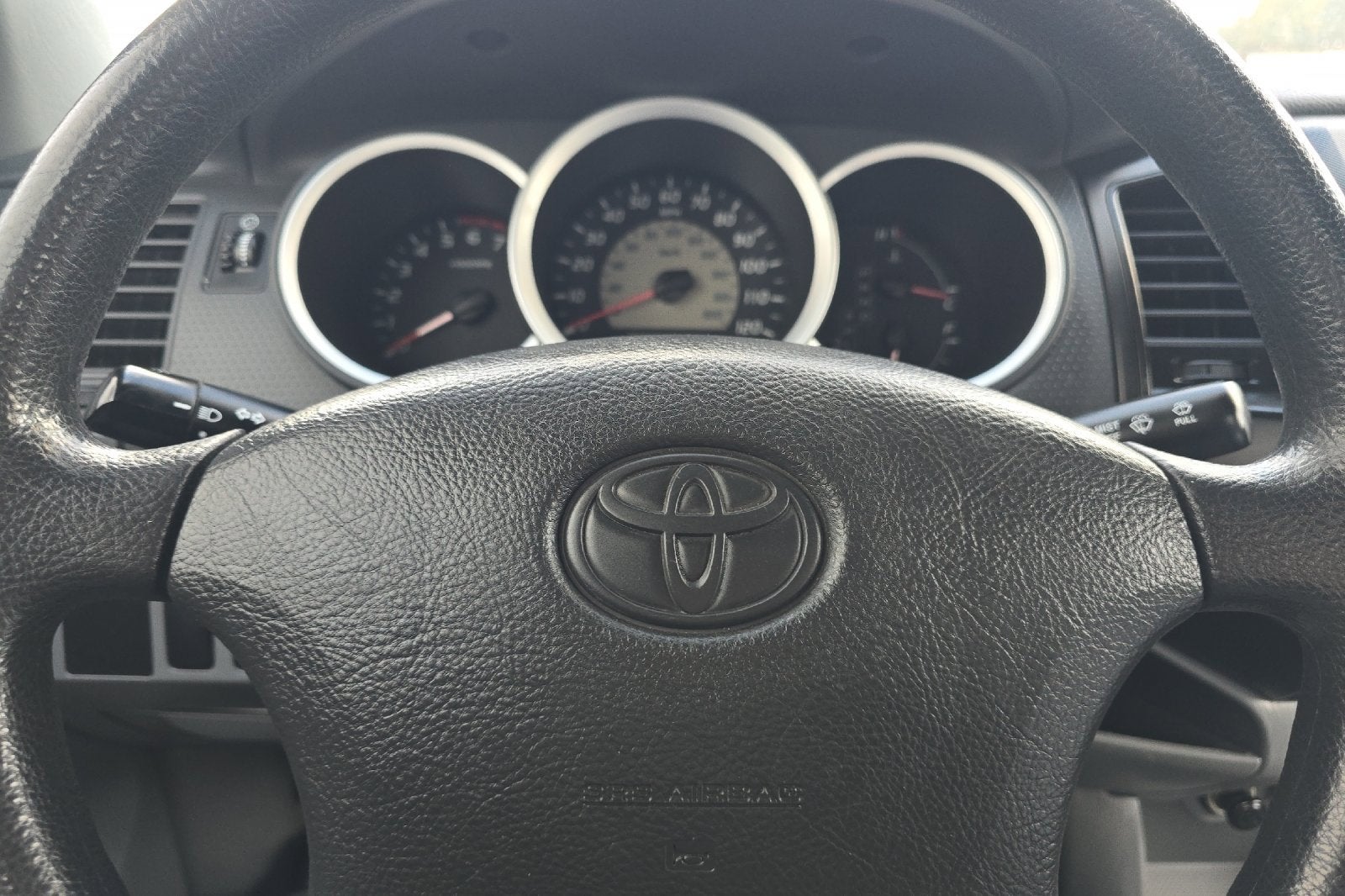 2005 Toyota Tacoma REG CAB 2WD AT