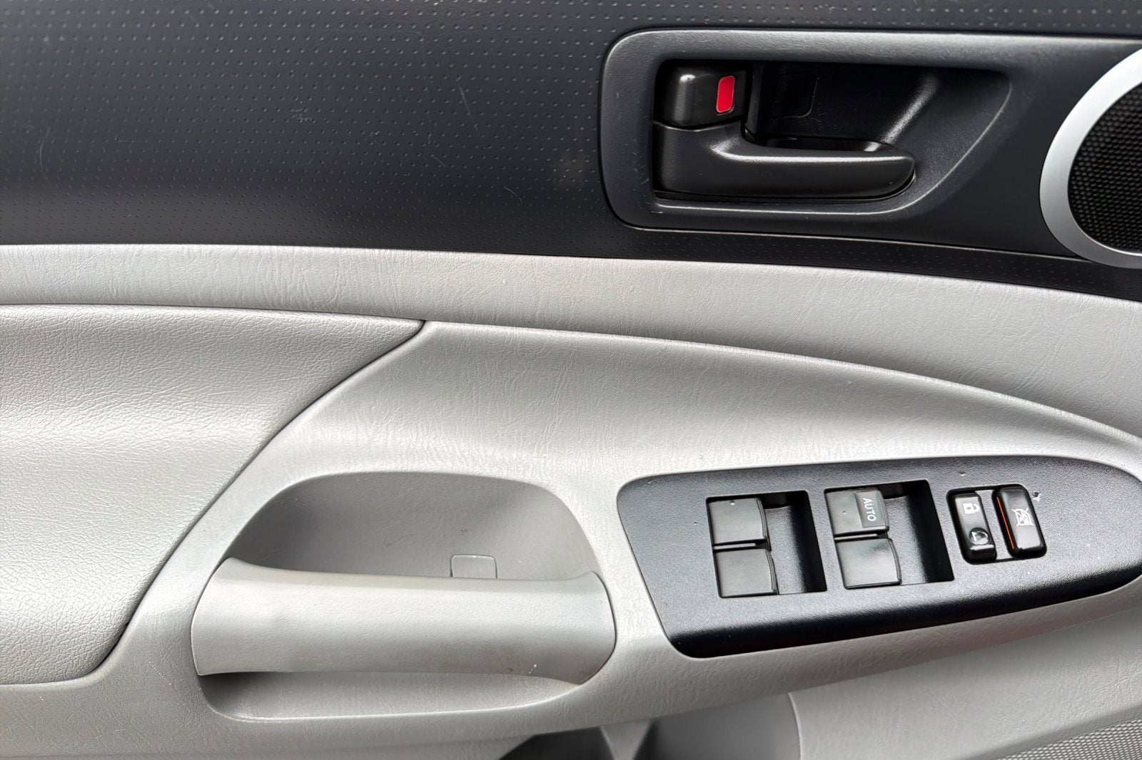 2014 Toyota Tacoma DBL CAB 4WD V6 MT