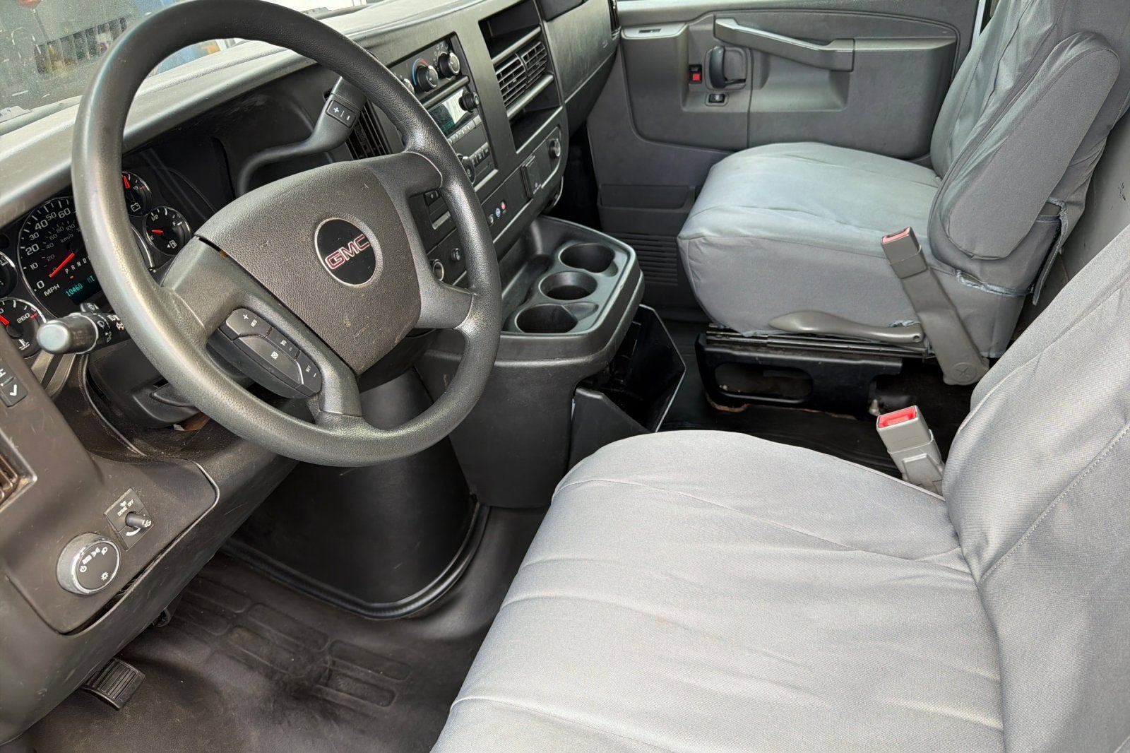 2022 GMC Savana Cutaway 3500 Gas