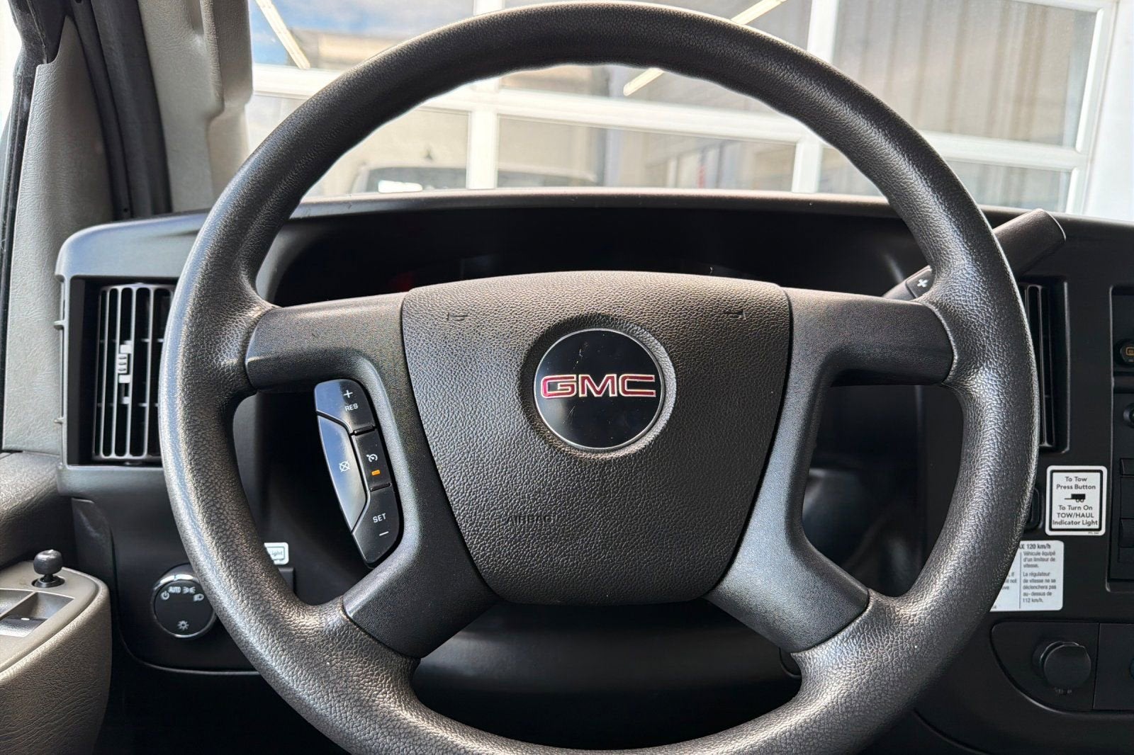 2022 GMC Savana Cutaway 3500 Gas