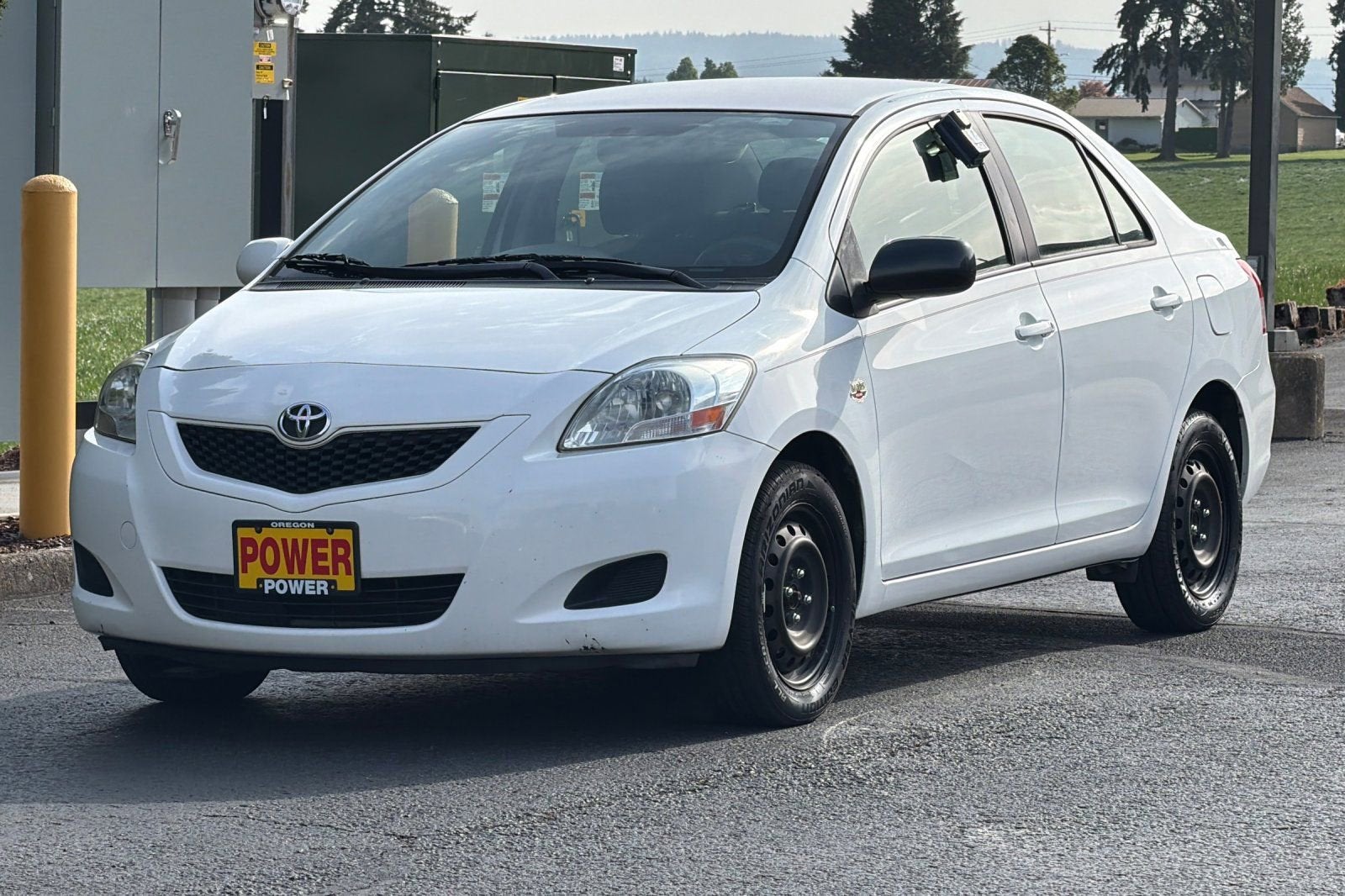 2012 Toyota Yaris 4DR SDN AUTO (NAT