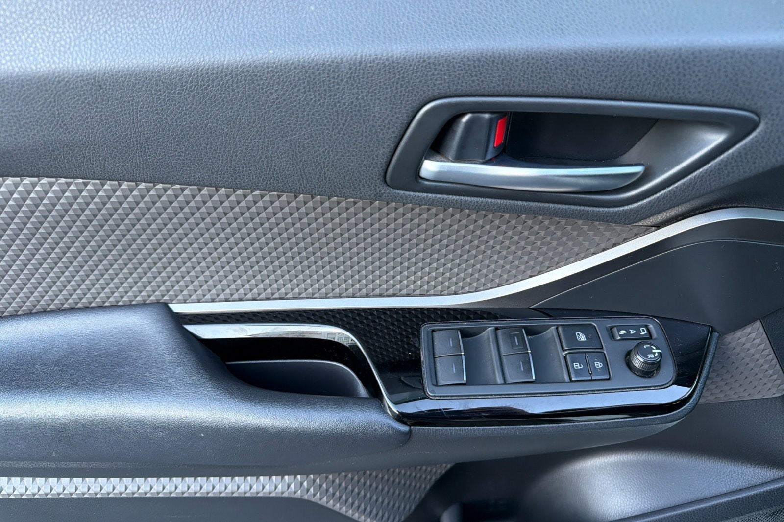 2020 Toyota C-HR LE