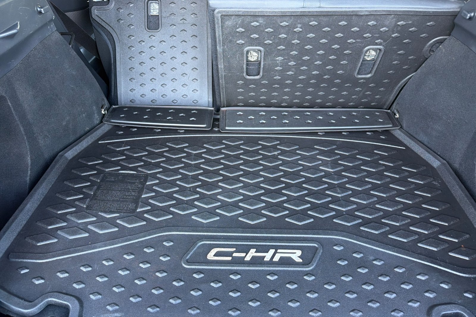 2020 Toyota C-HR LE