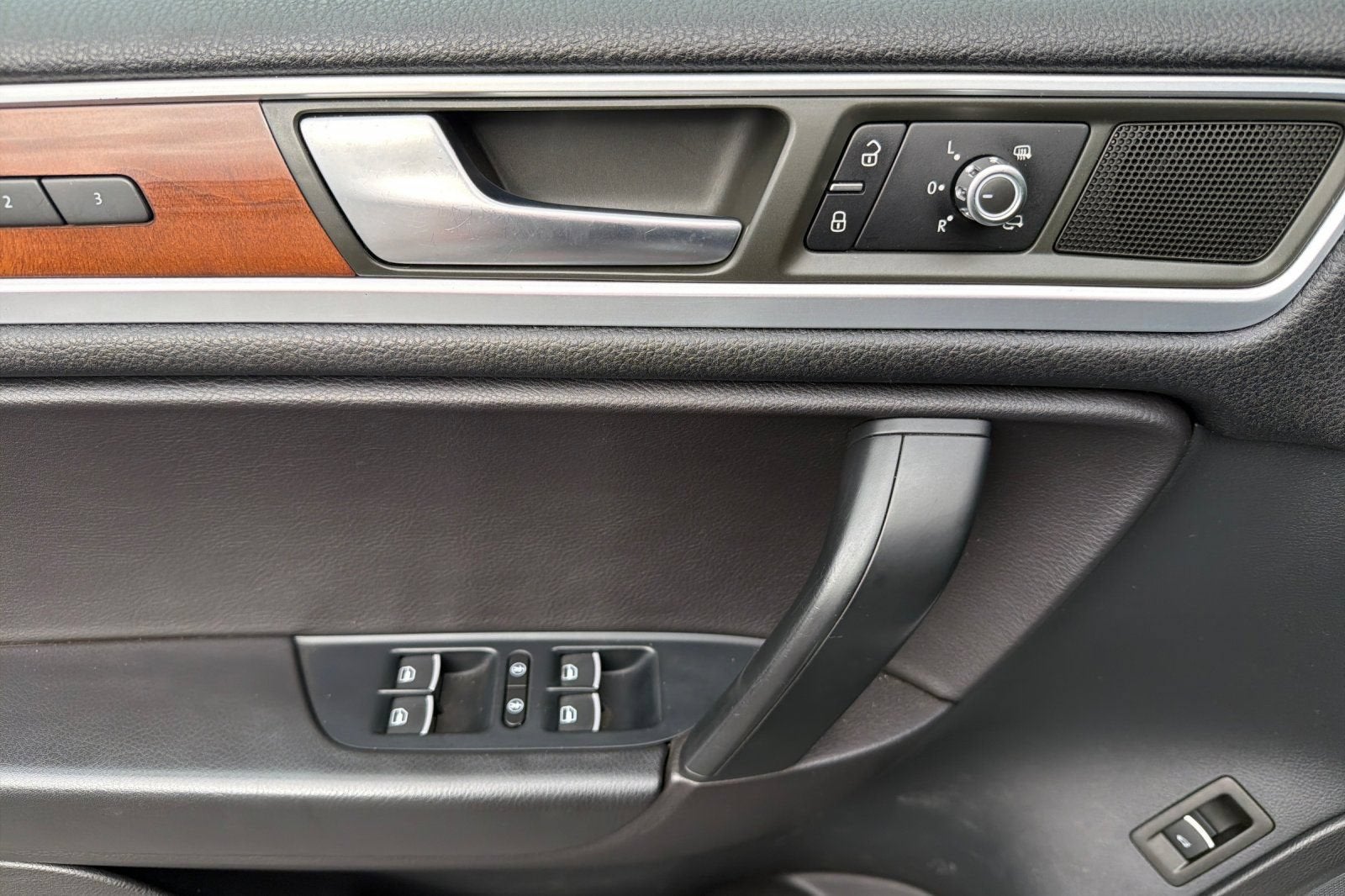 2012 Volkswagen Touareg Sport