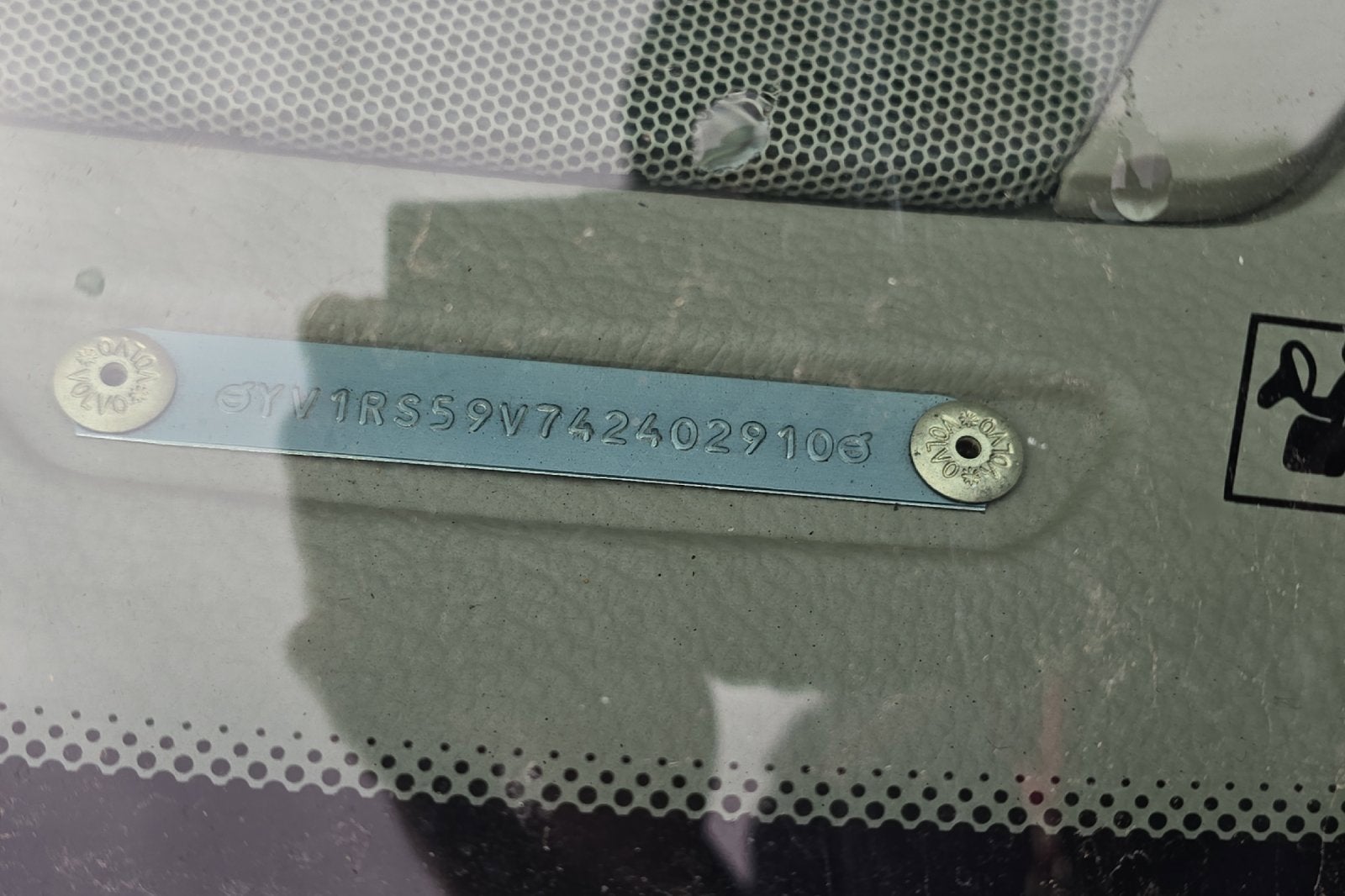 2004 Volvo S60 4DR SDN FW 2.5 AT