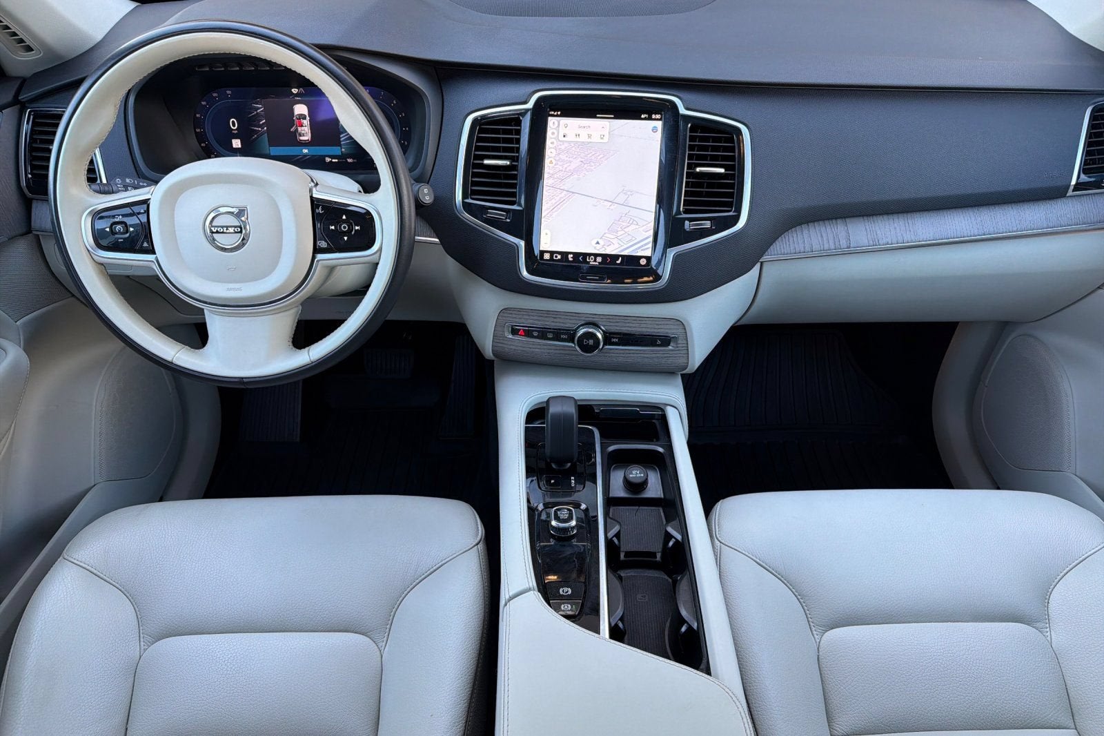 2023 Volvo XC90 Plus