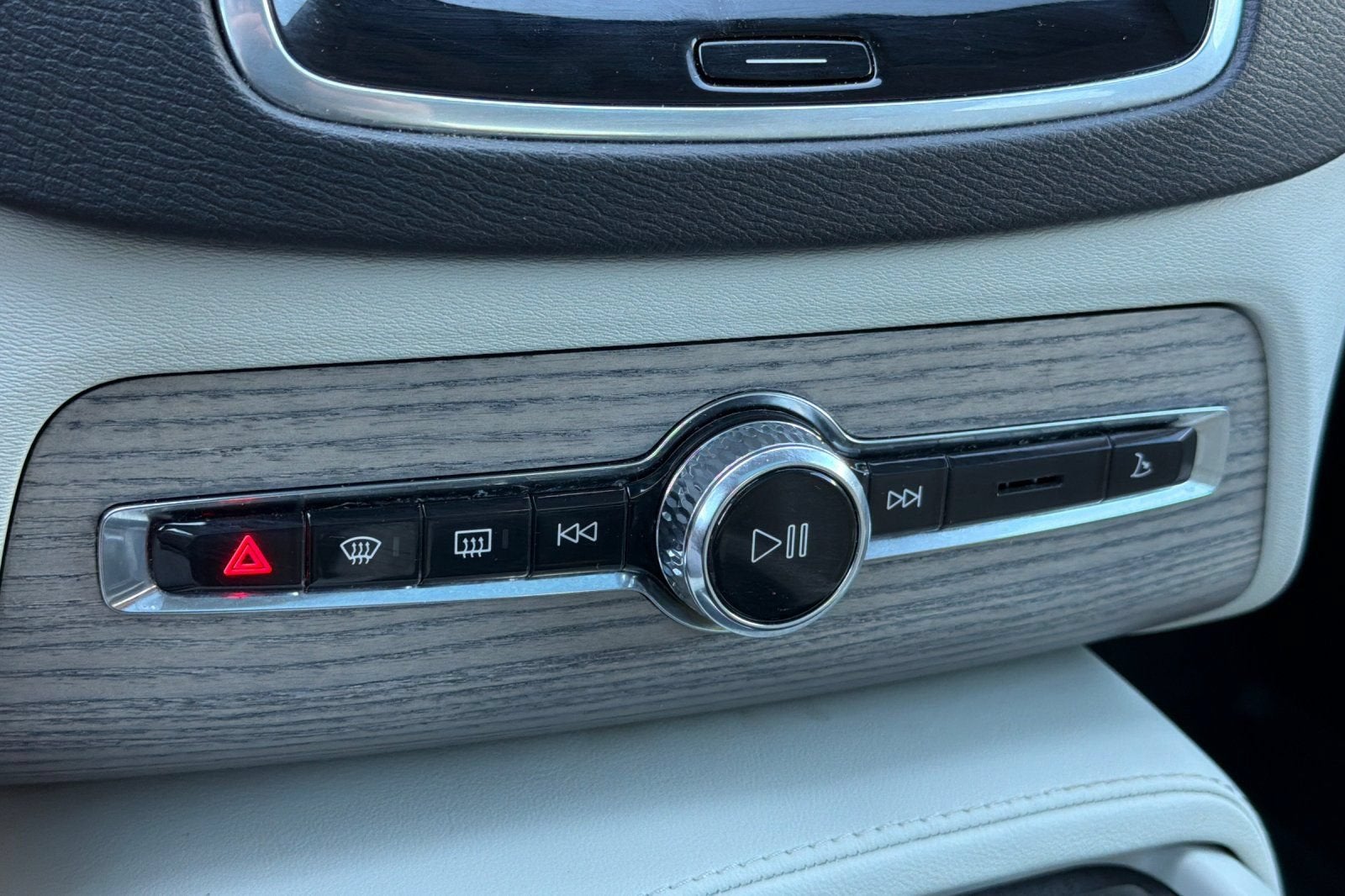 2023 Volvo XC90 Plus
