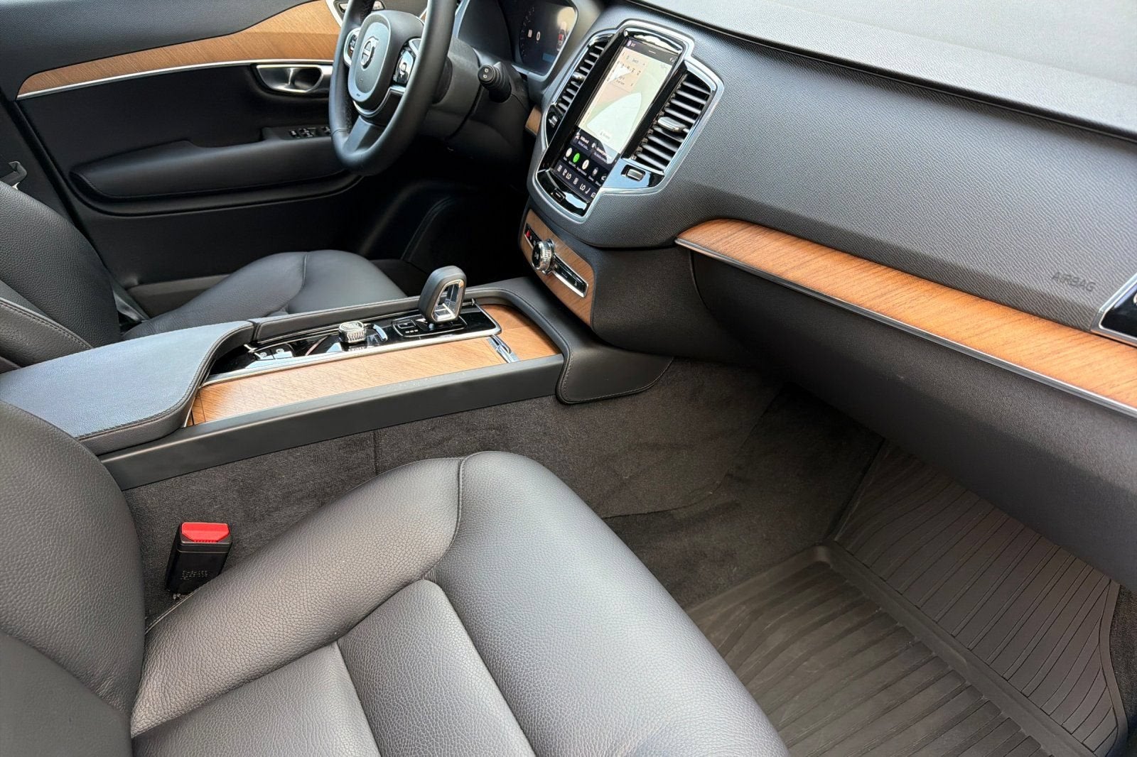 2024 Volvo XC90 Plus Bright Theme
