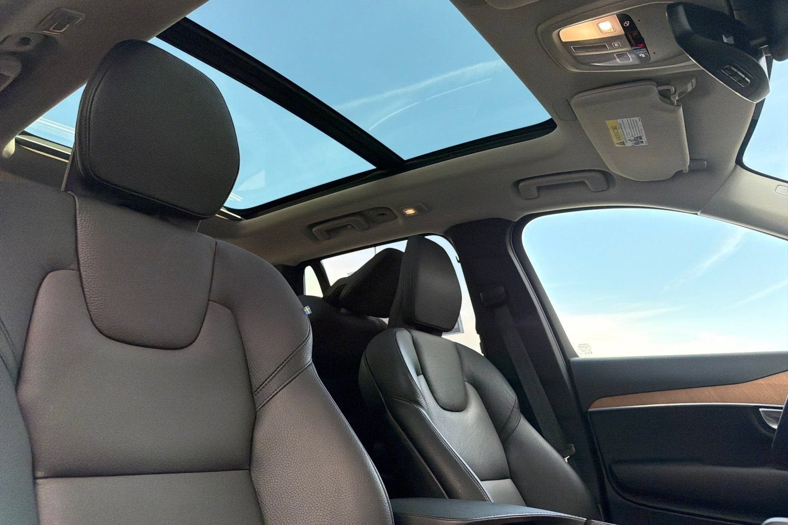 2024 Volvo XC90 Plus Bright Theme