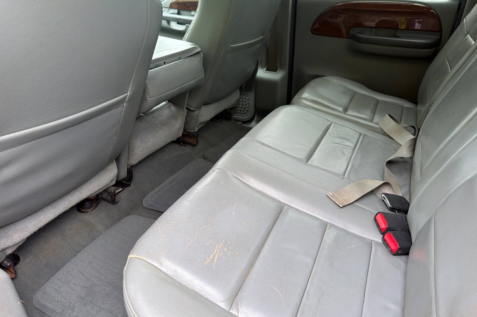 2004 Ford Super Duty F-350 SRW XL