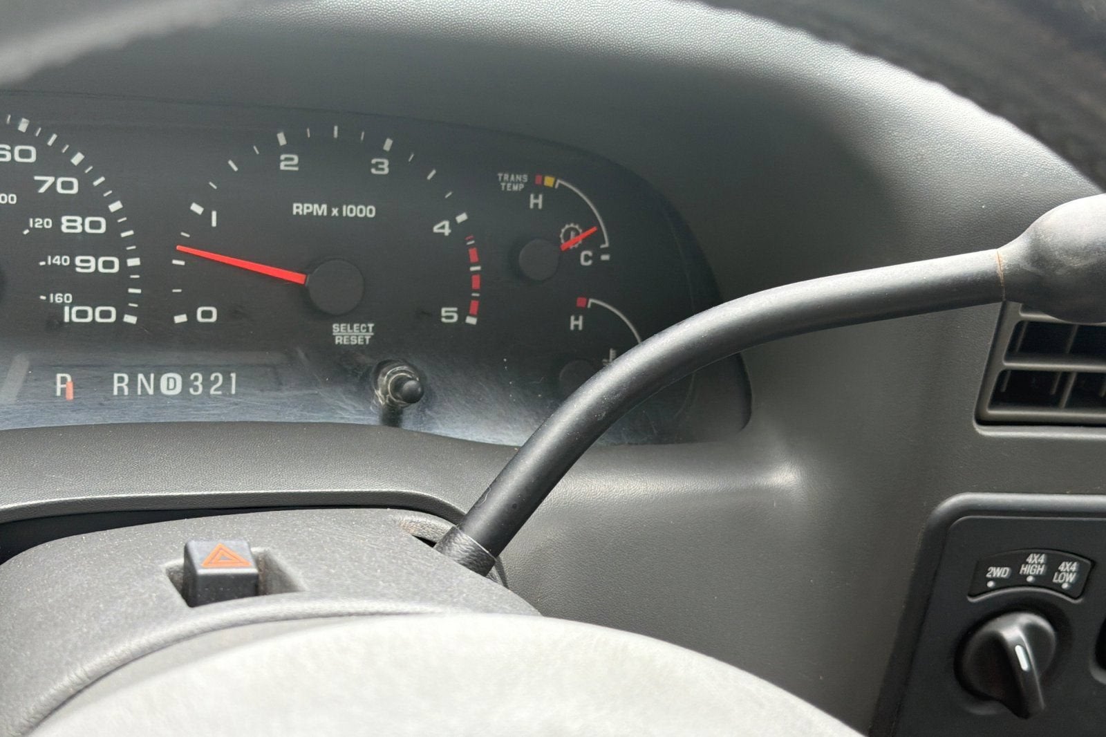 2004 Ford Super Duty F-350 SRW XL