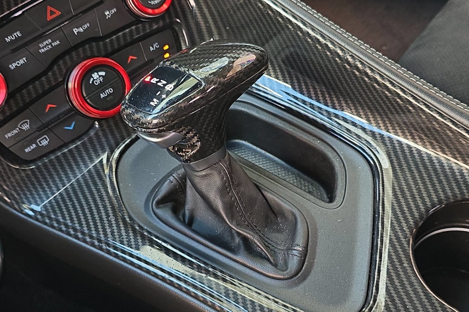 2018 Dodge Challenger 392 Hemi Scat Pack Shaker
