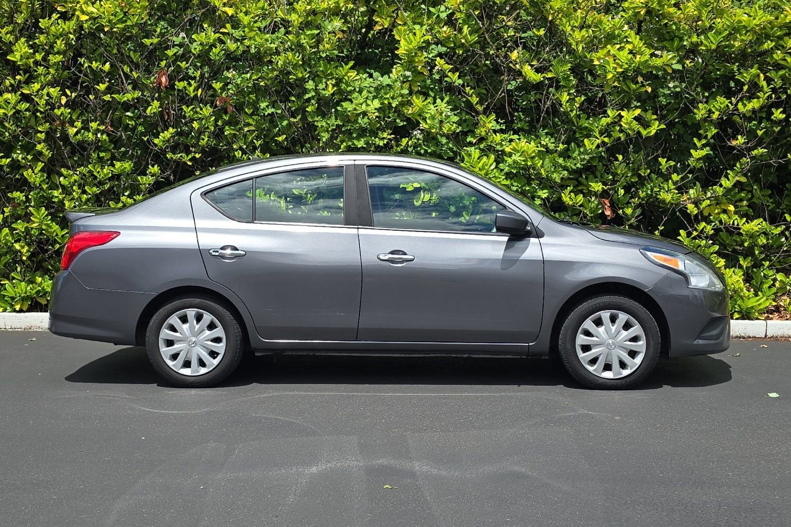 2017 Nissan Versa Sedan SV