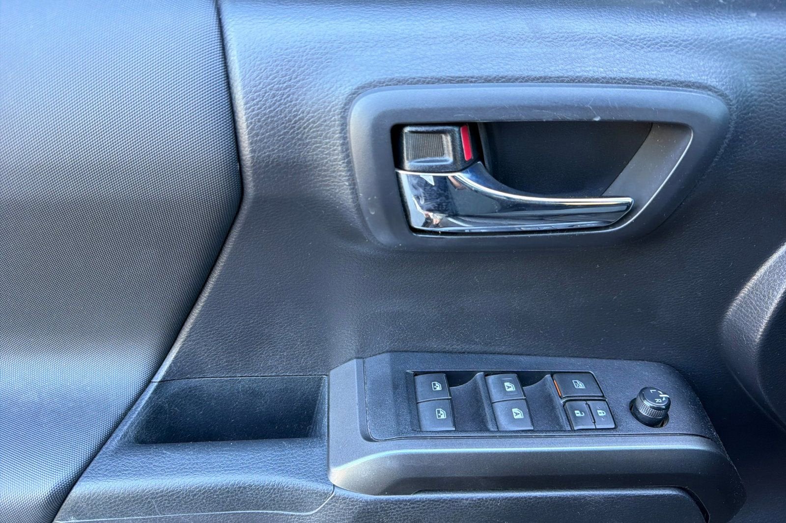 2022 Toyota Tacoma 4WD SR