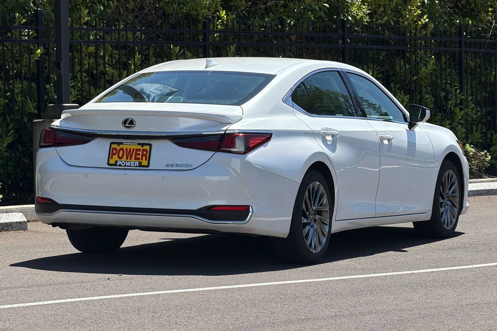 2024 Lexus ES ES 300h Luxury