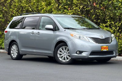 2013 Toyota Sienna XLE