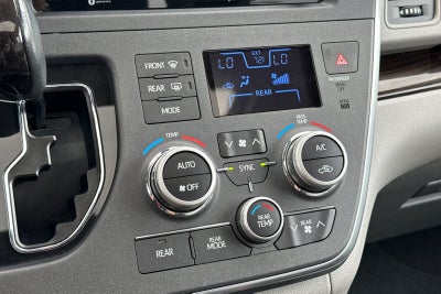 2019 Toyota Sienna XLE Auto Access Seat