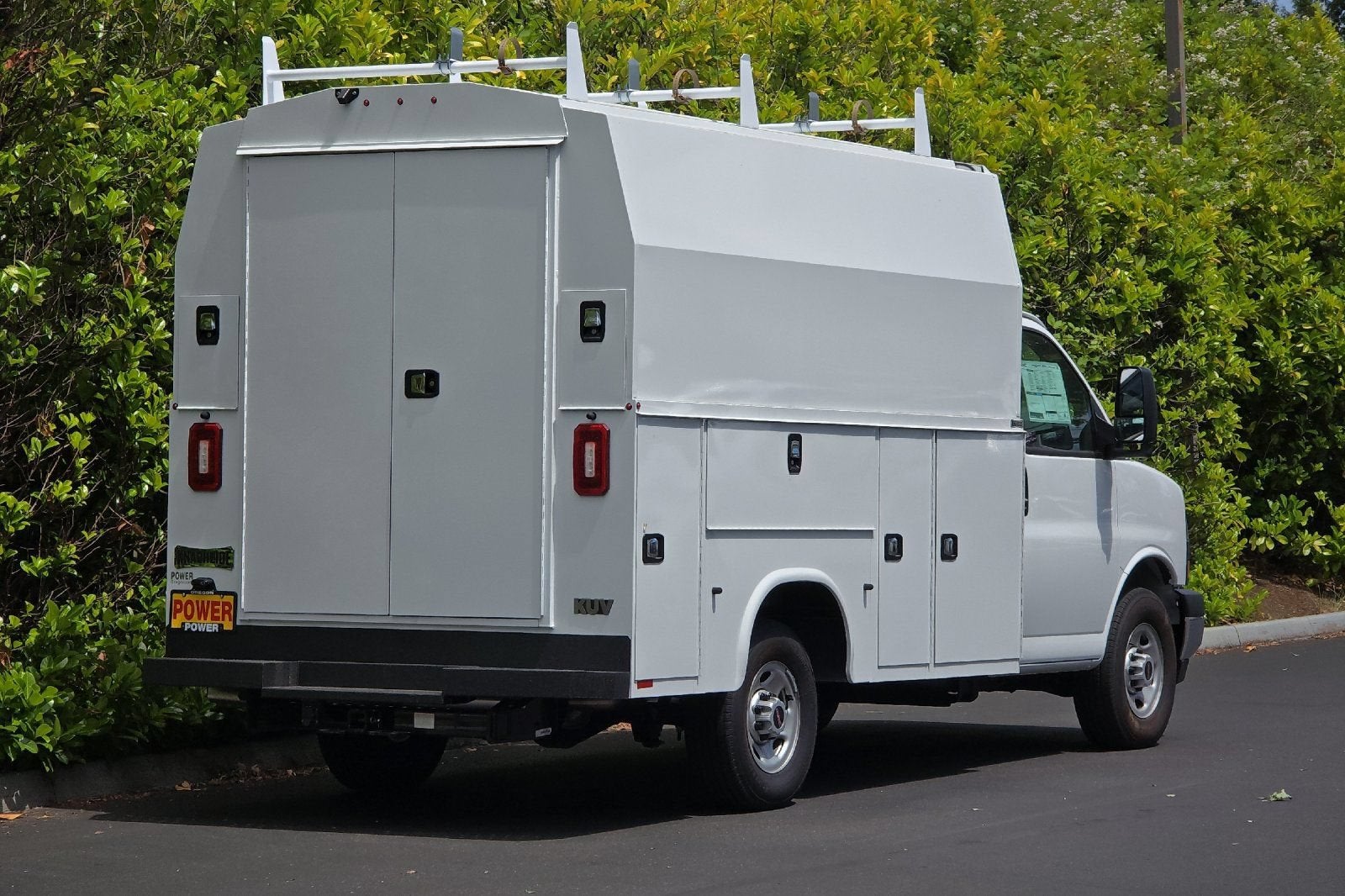 2025 GMC Savana Cutaway 3500 1WT