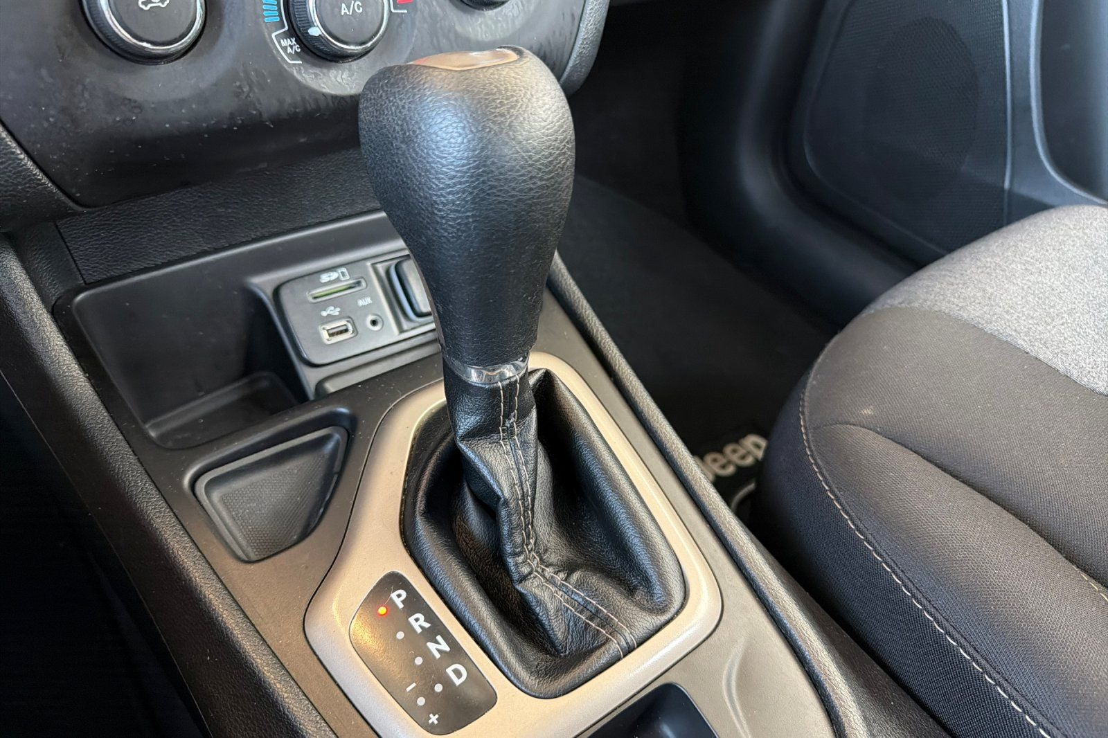 2017 Jeep Cherokee Sport