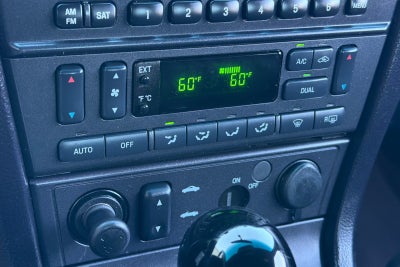2005 Ford Thunderbird Base