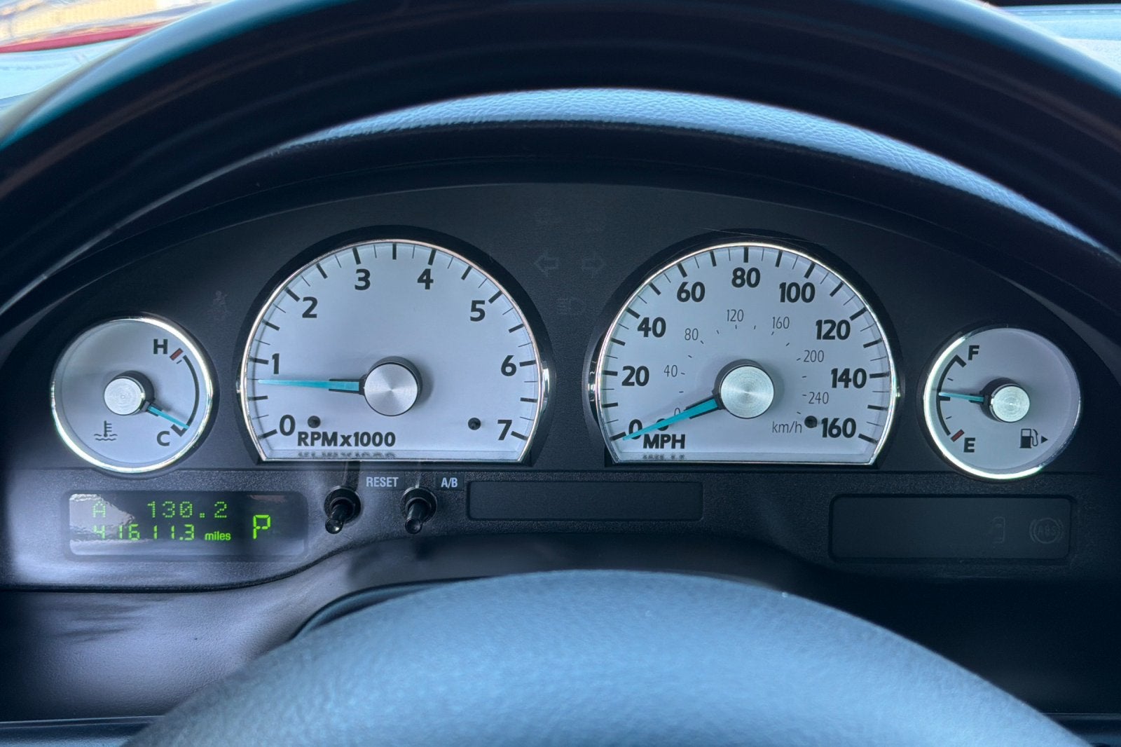 2005 Ford Thunderbird Base