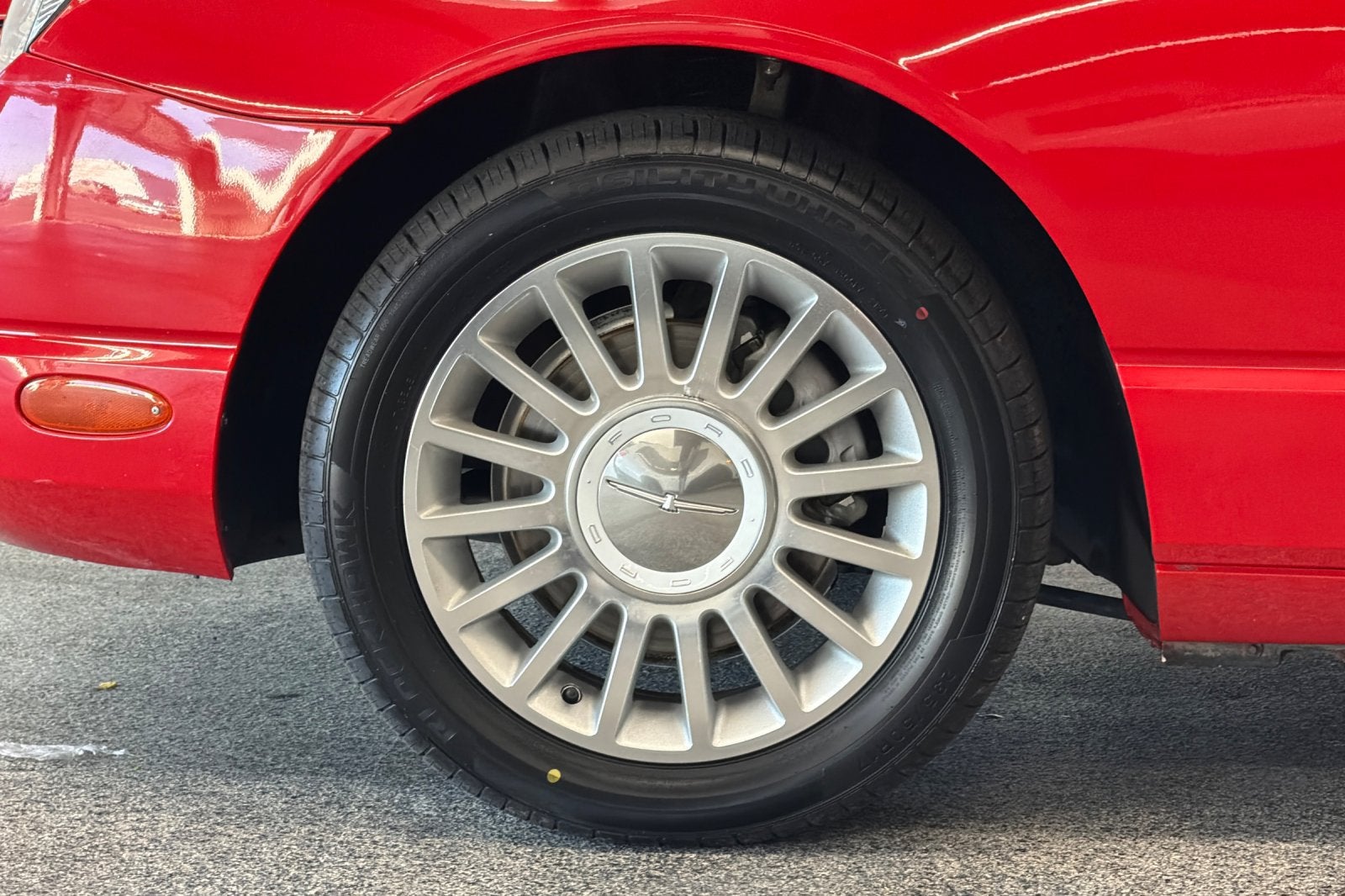 2005 Ford Thunderbird Base