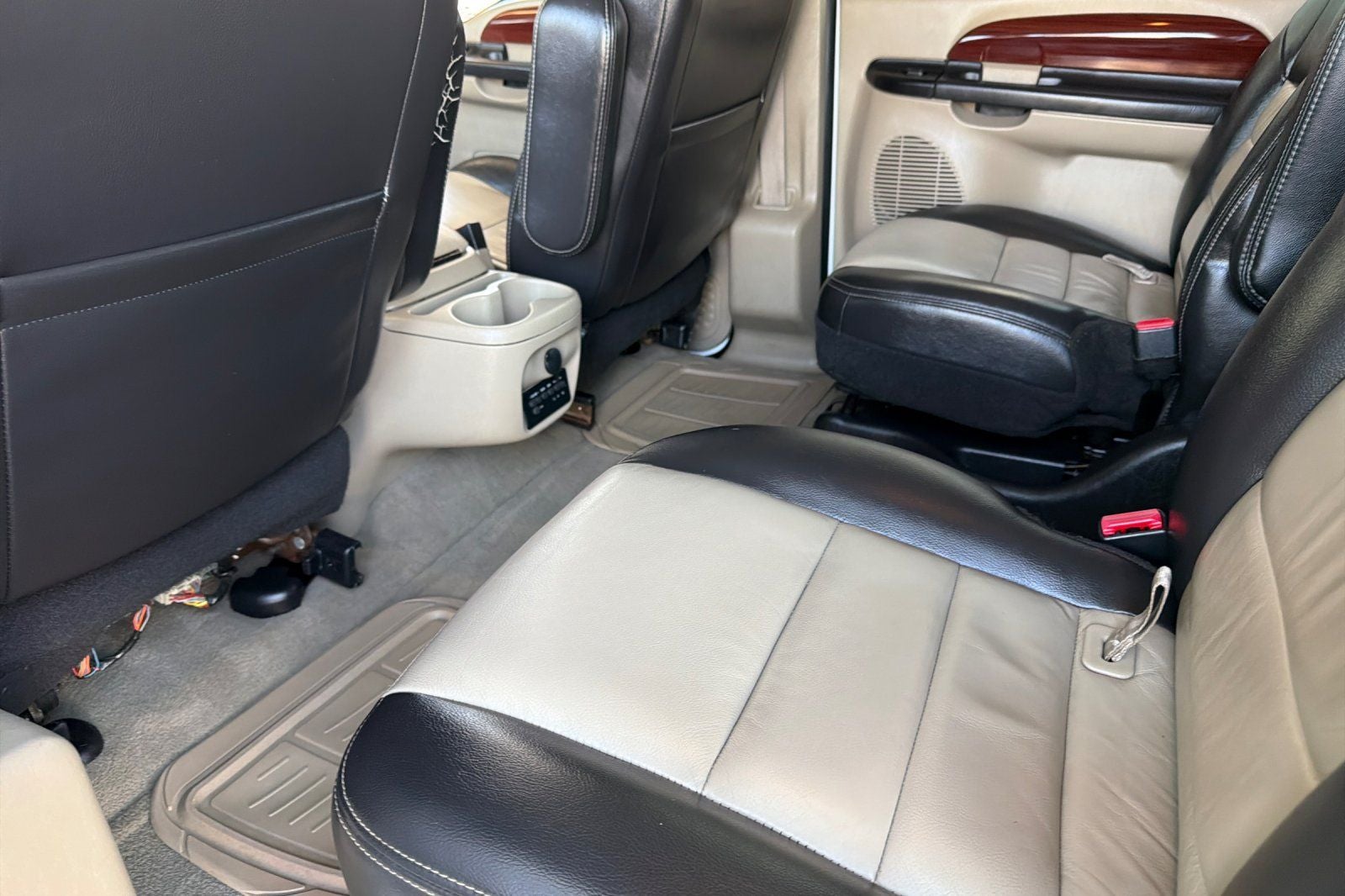 2005 Ford Excursion Eddie Bauer
