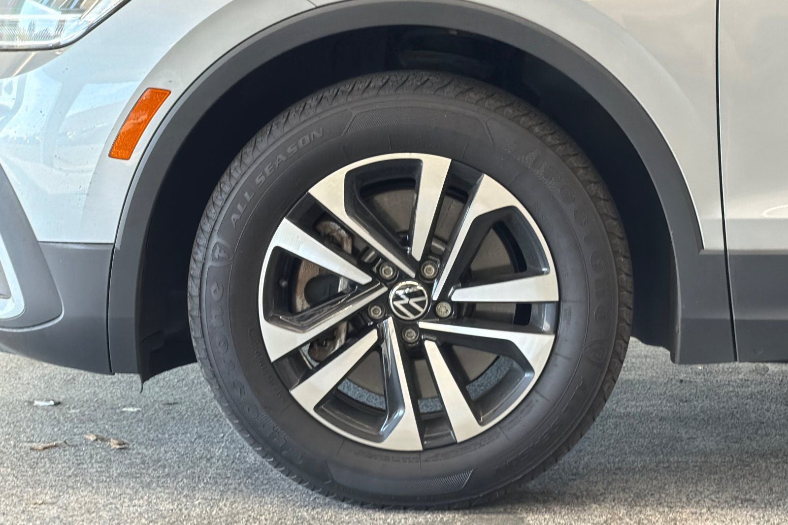 2024 Volkswagen Tiguan 2.0T S