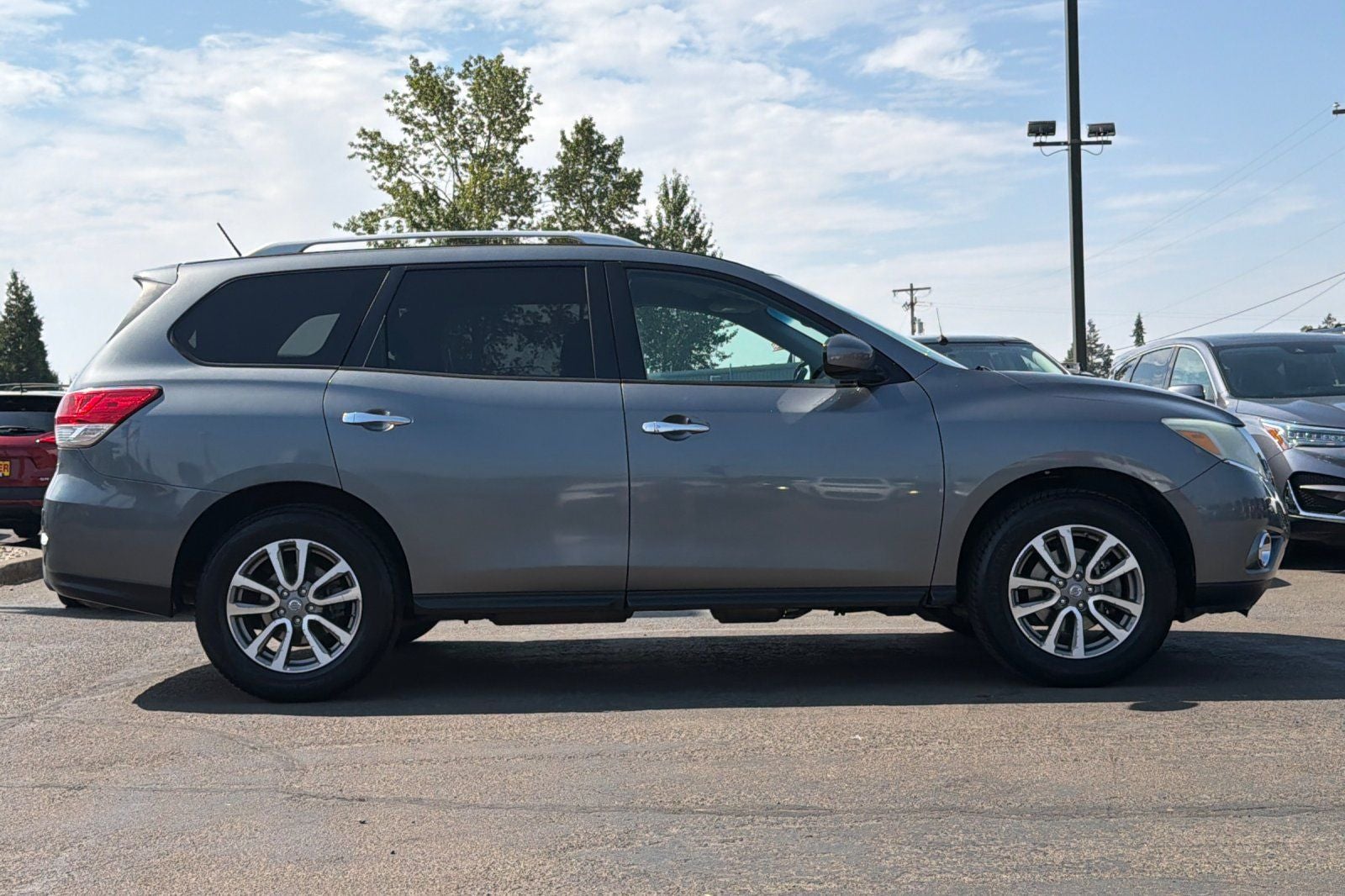 2015 Nissan Pathfinder SV