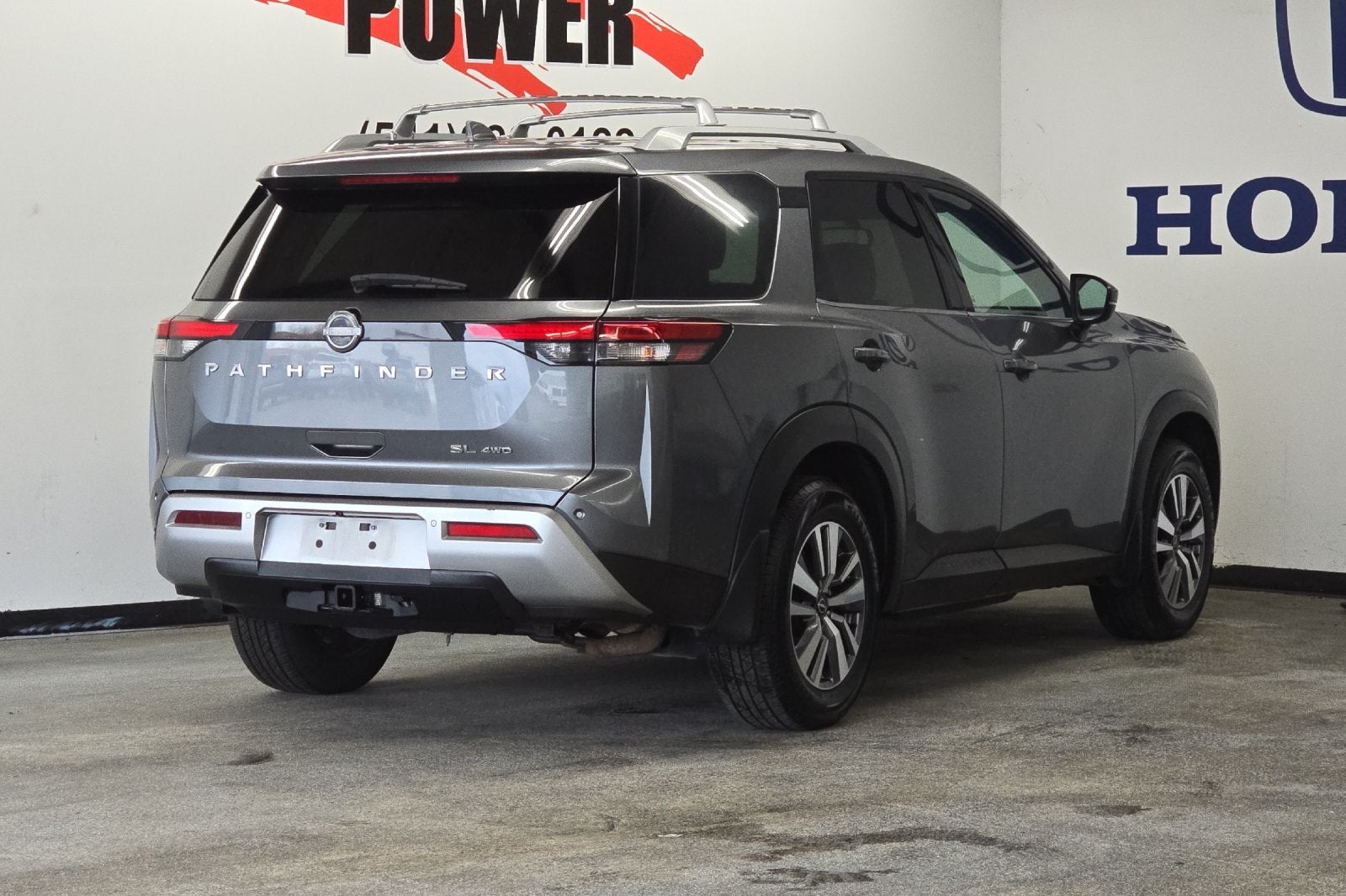 2022 Nissan Pathfinder SL