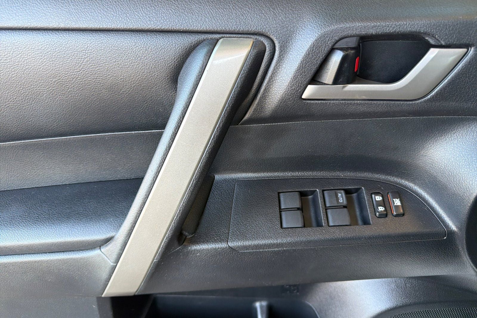 2012 Toyota Highlander SE