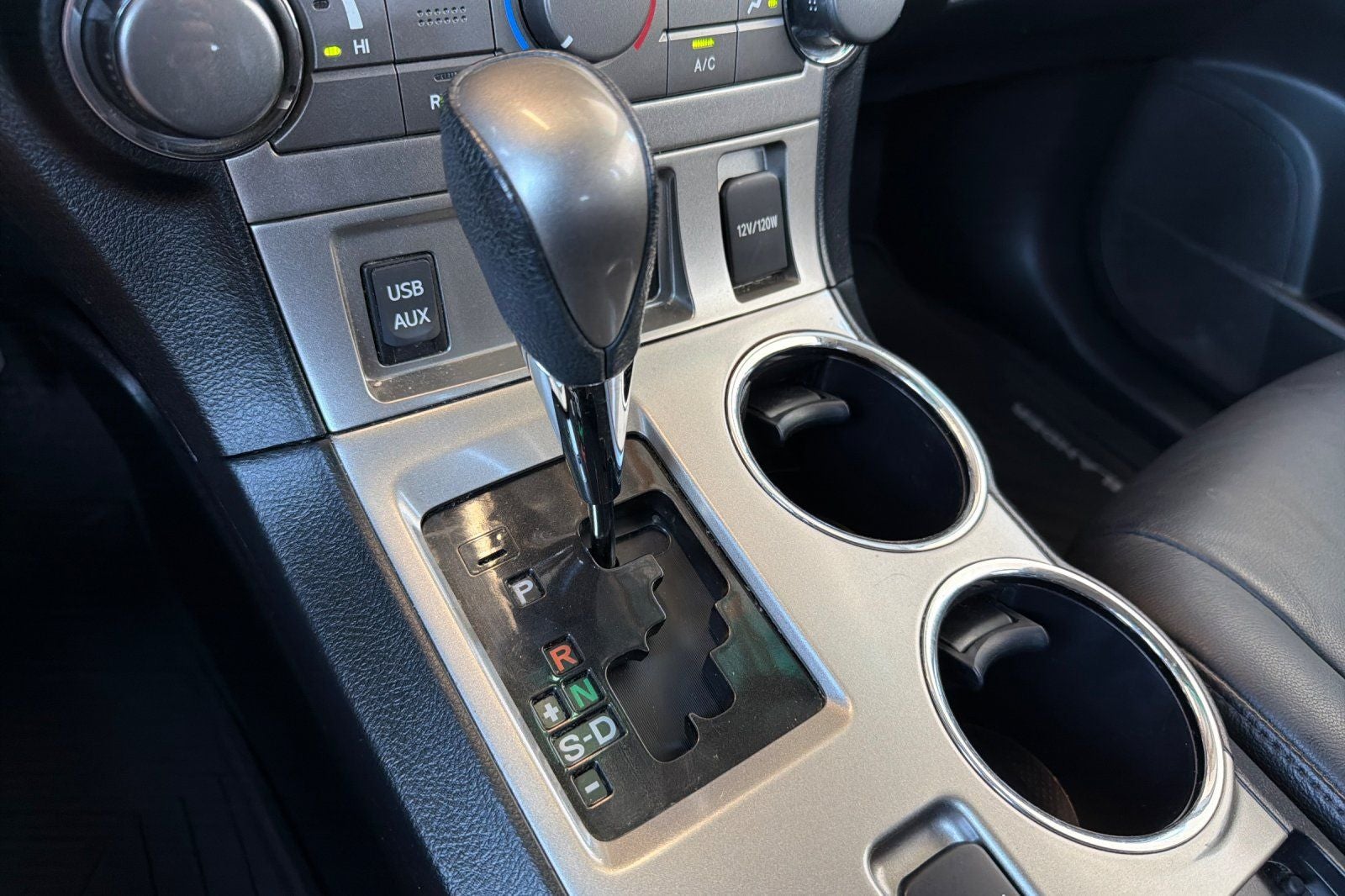 2012 Toyota Highlander SE