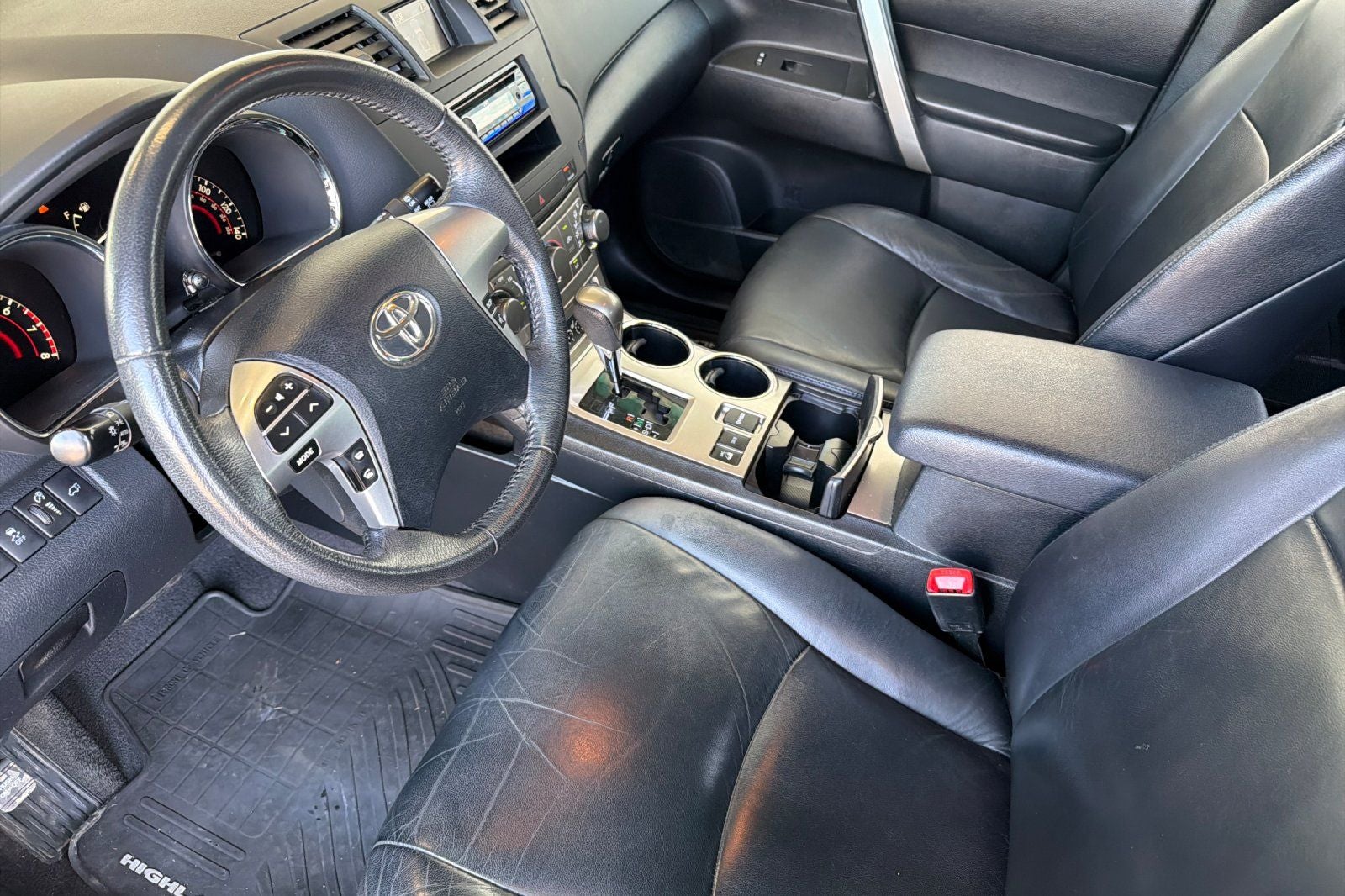 2012 Toyota Highlander SE